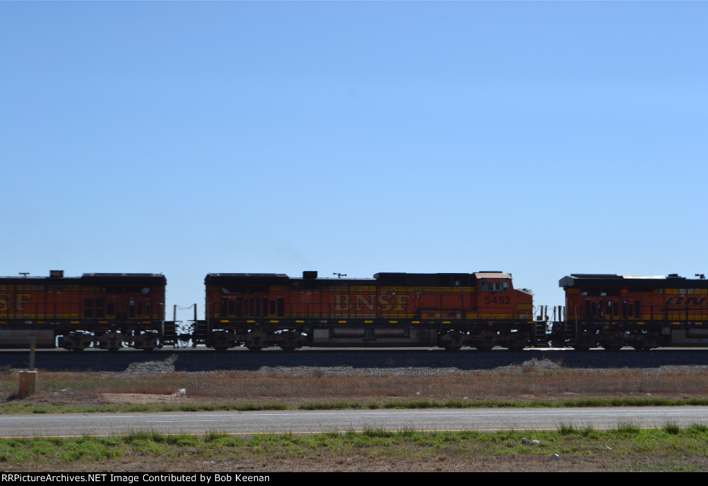 BNSF 5452